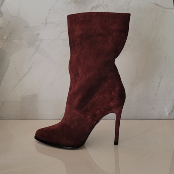 BCBGeneration Suede Stiletto heeled Burgundy booties Almond Toe Size 7 - Picture 2 of 10